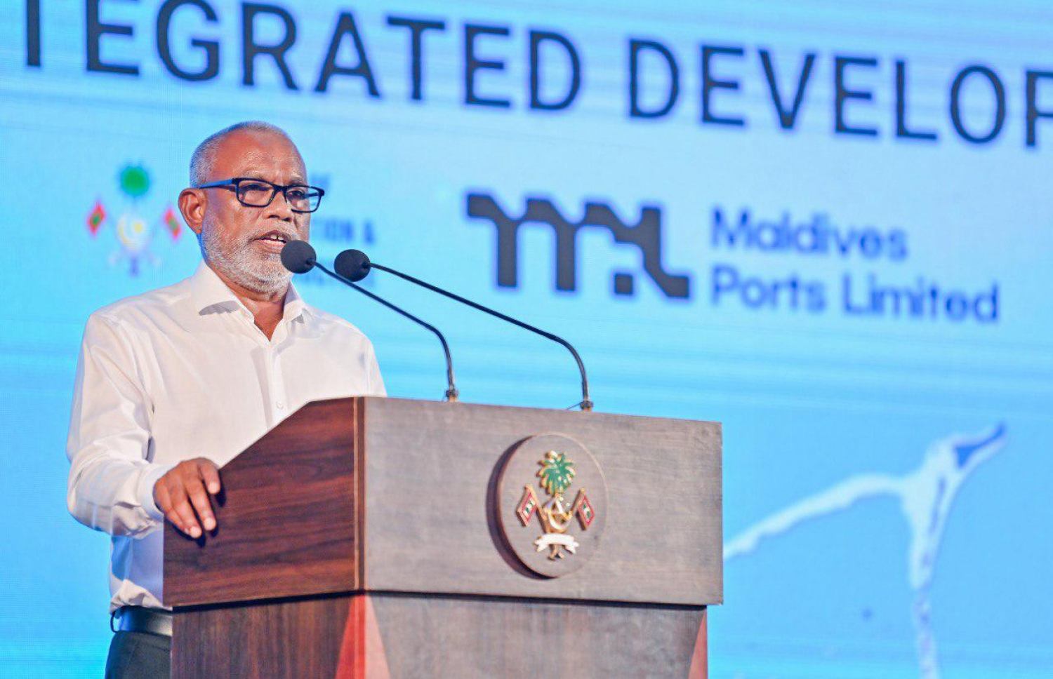 ފޮނަދޫގައި މިރޭ ބޭއްވި ރަސްމިއްޔާތުގައި އަބްދުއްރަހީމް ވާހަކަދައްކަވަނީ.-- ފޮޓޯ: ރައީސް އޮފީސް