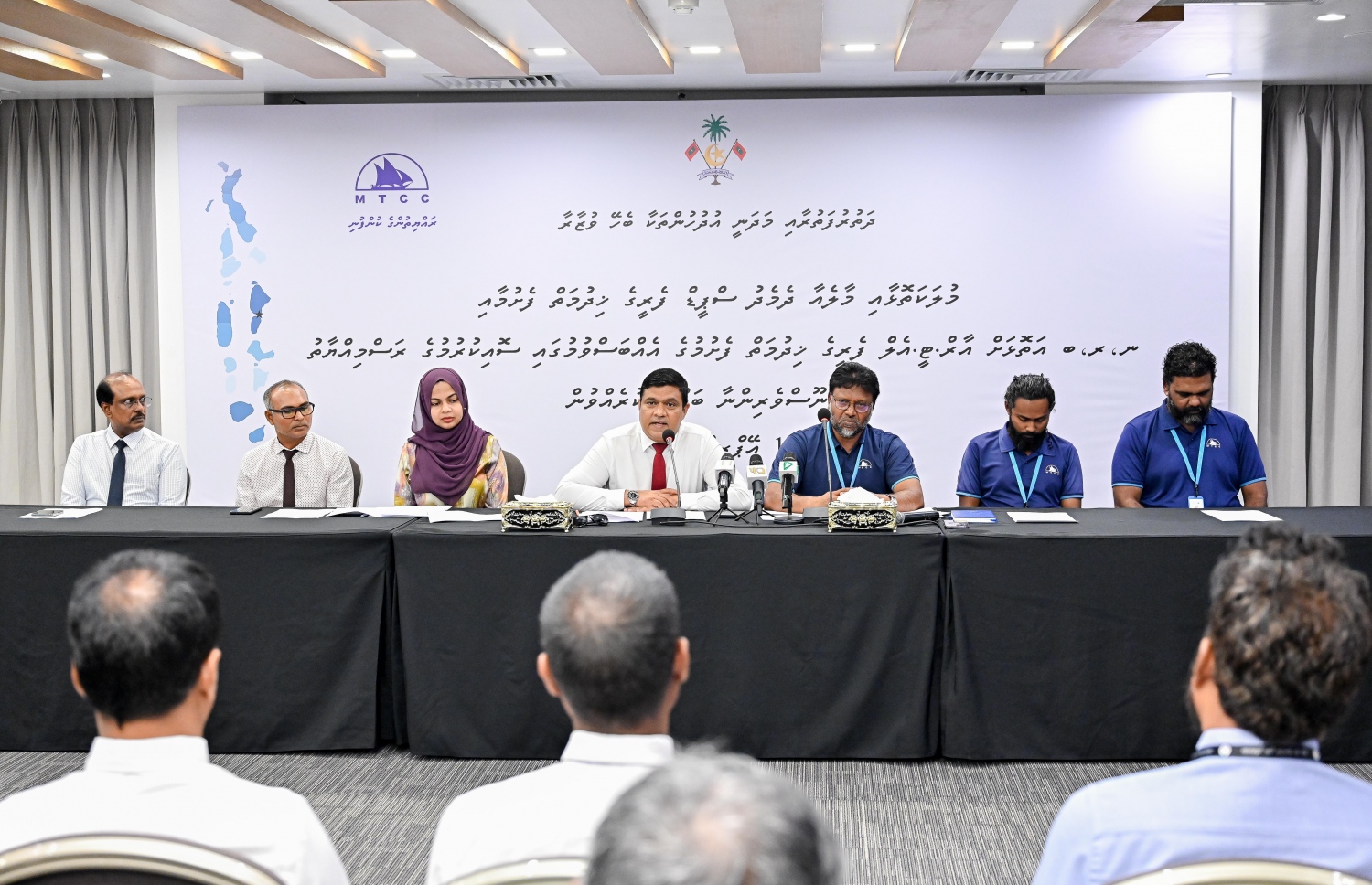 އެ ރަސްމިއްޔާތުގައި ވަނީ މ. އަތޮޅާއި މާލެއާ ދެމެދުގައި ހައި ސްޕީޑު ފެރީގެ ހިދުމަތް ދިނުމަށް ވެސް އެމްޓީސީސީއާ އެކު އެއްބަސްވުމުގައި ސޮއިކޮށްފައި.-- ފޮޓޯ: ނިޝާން އަލީ/ މިހާރު