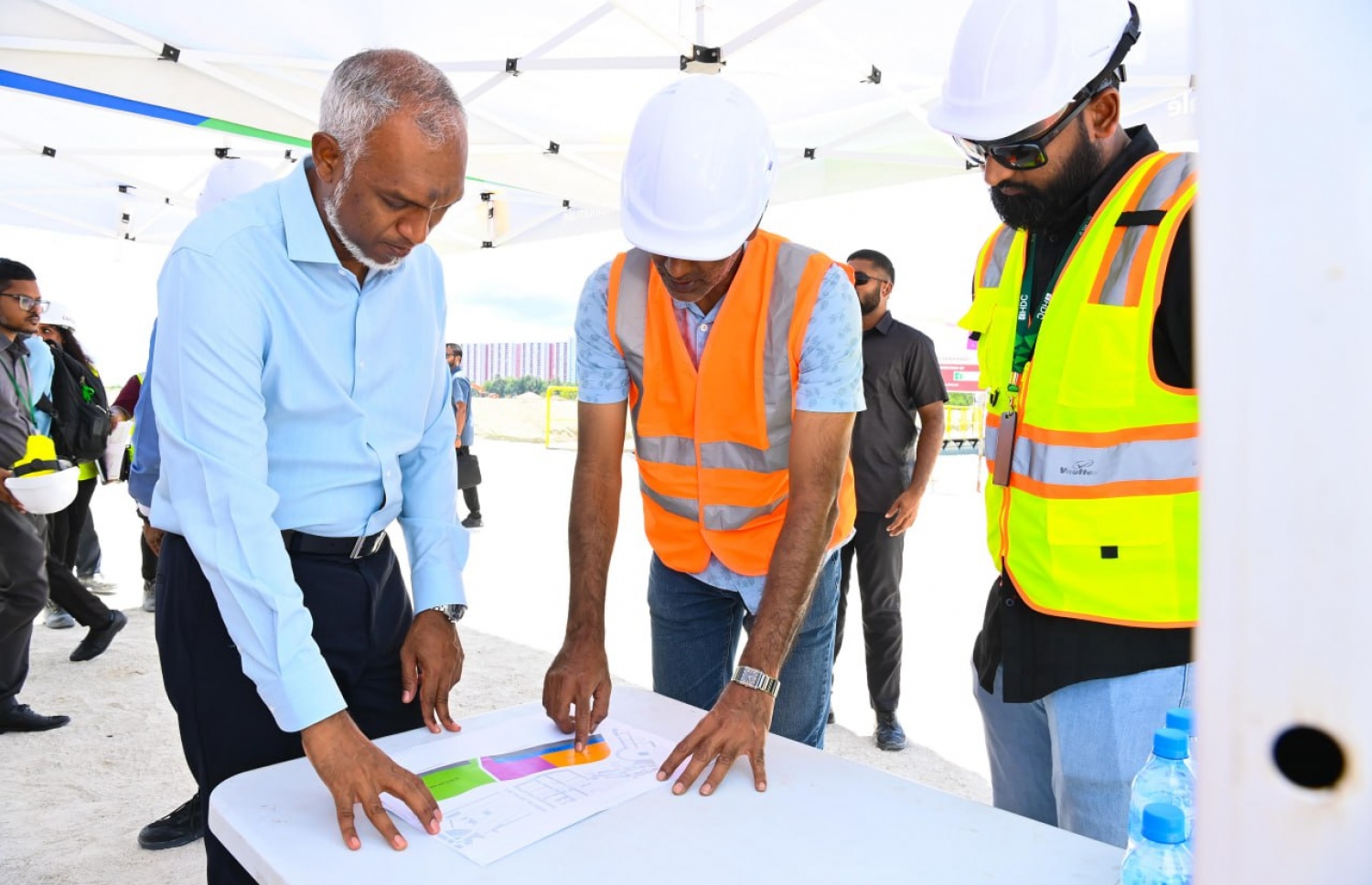 ރައީސް މުއިއްޒު ހުޅުމާލެ 3 ހިއްކުމުގެ މަސައްކަތް ކުރާ ގޮތުގެ ޗާޓު މިއަދު ބައްލަވަނީ.