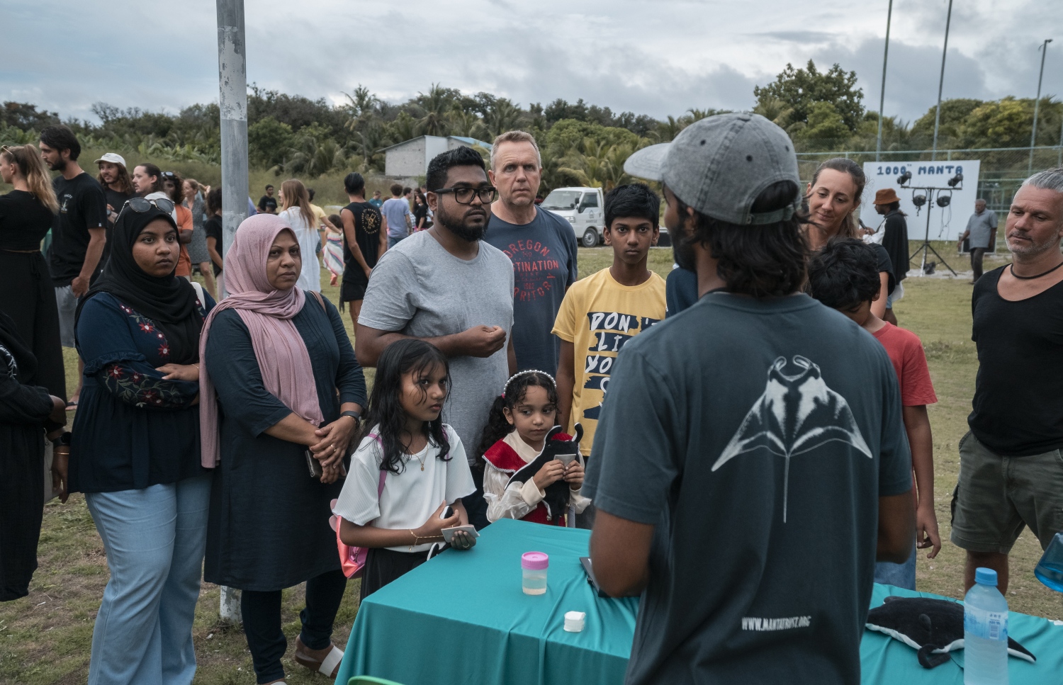 ރާއްޖޭން 1،000 ވަނަ އޯޝަނިކް މަންތާ ރޭ ފެނުން ފާހަގަކުރުމަށް ފުވައްމުލަކުގައި ބޭއްވި އިވެންޓު.-- ފޮޓޯ: ޖޭސްމިން ކޯބެޓް