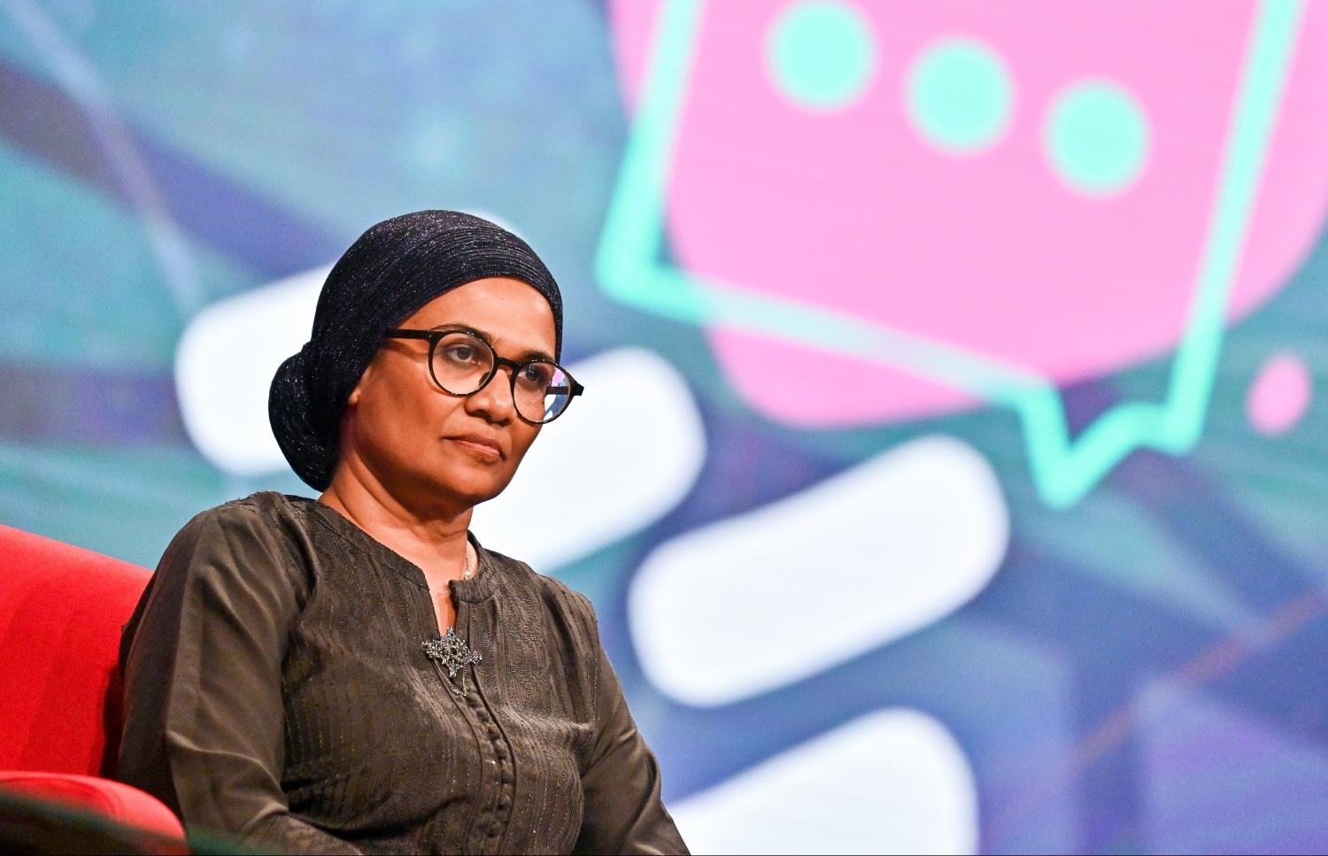 އަހާ ފޯރަމްގައި ހަޔާ އެޑިޔުކޭޝަން މިނިސްޓަރު މާރިޔާ ވާހަކަ ދައްކަވަނީ.-- ފޮޓޯ: ފަޔާޒް މޫސާ / މިހާރު