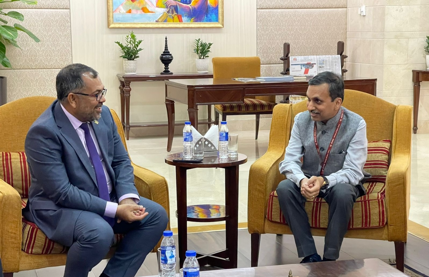 މިނިސްޓަރު ޒަމީރު ރޭ ދިއްލީ އަށް ވަޑައިގަތުމުން މަރުހަބާ ދަންނަވަނީ.---ފޮޓޯ: ފޮރިން މިނިސްޓްރީ