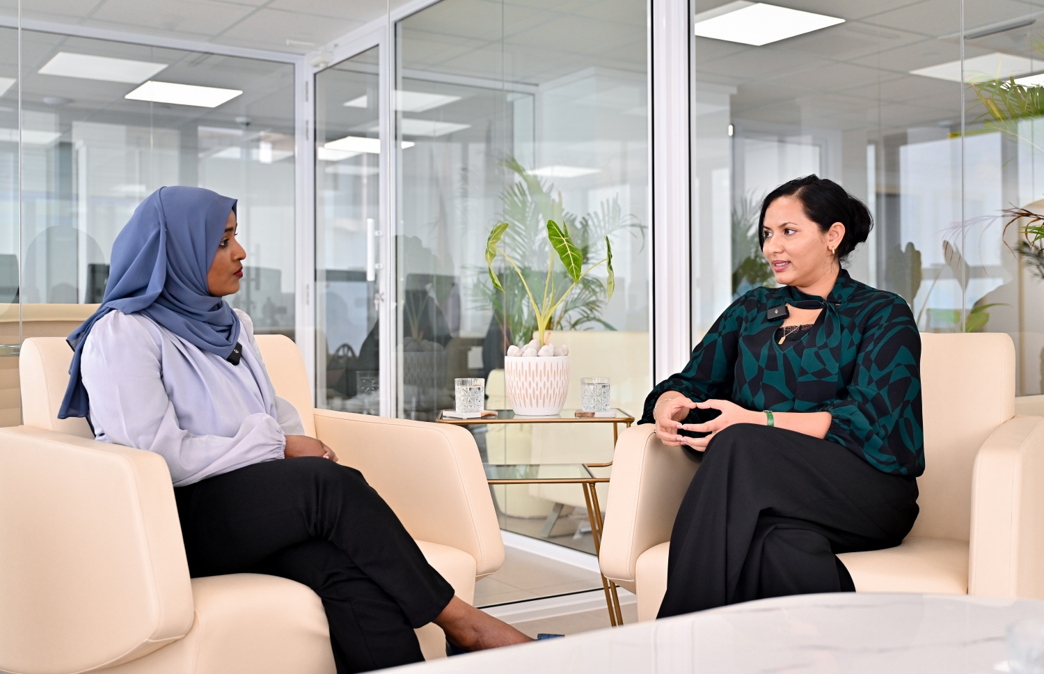 ނޫރްއައިން "މިހާރު" އާ ވާހަކަދައްކަވަނީ -- ފޮޓޯ: ނިޝާން އަލީ / މިހާރު