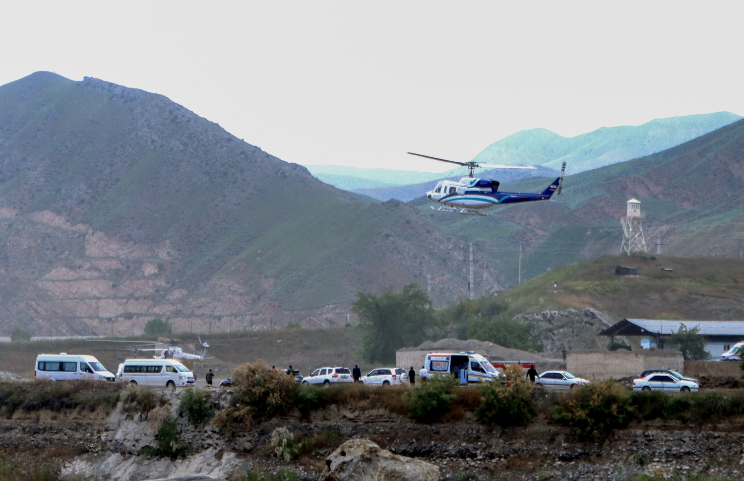 ރައިސީ ގޮވައިގެން ހެލިކޮޕްޓަރު ނައްޓާލަނީ: ހެލިކޮޕްޓަރު ވެއްޓިފައިވަނީ އޭގެ ކުޑައިރުކޮޅެއް ފަހުން. --