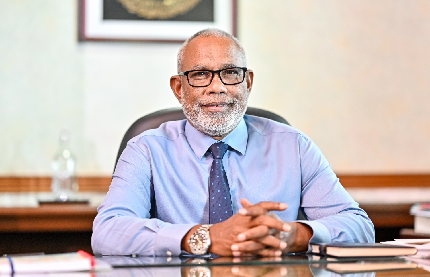 އަބްދުއްރަހީމް އަބްދުﷲ މިއަދު "މިހާރު" އަށް އިންޓަވިއު ދެއްވަނީ -- ފޮޓޯ: ފަޔާޒު މޫސާ / މިހާރު