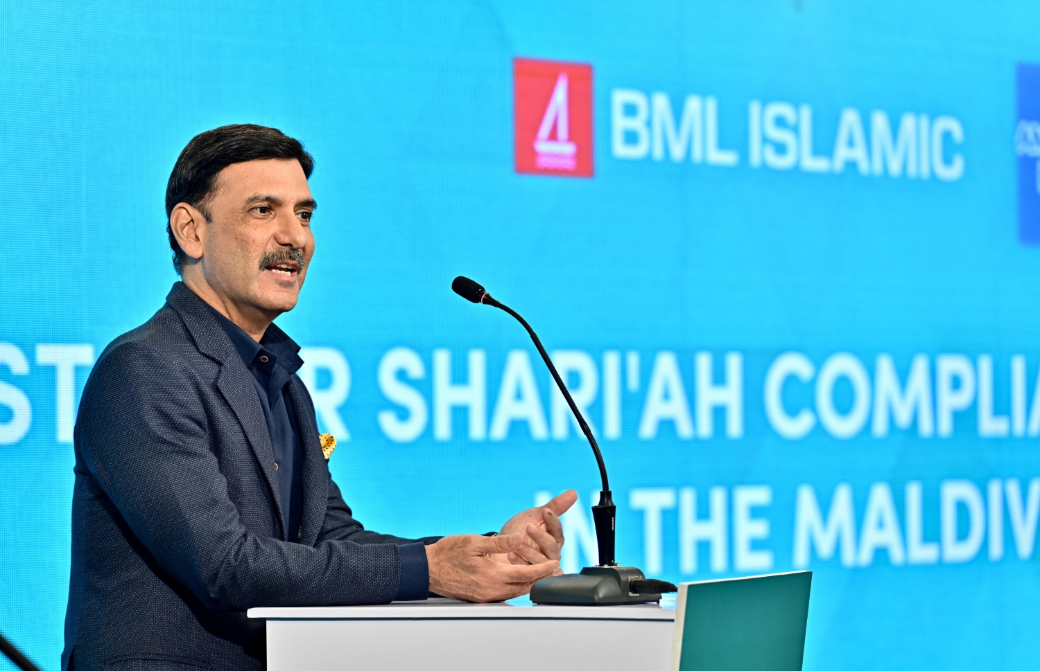 ބީއެމްއެލްގެ އިސްލާމިކް ކްރެޑިޓް ކާޑާއި ގުޅޭ ގޮތުން މައުލޫމާތު ދެއްވަނީ -- ފޮޓޯ: ނިޝާން އަލީ / މިހާރު