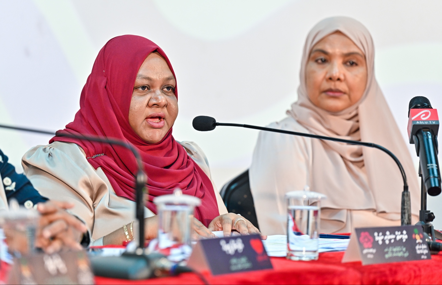 އެފްޕީއޭގެ ސީއީއޯ އައިމިނަތު ޝިރާނީ ނައީމު، އިއްޔެ ބޭއްވި ނޫސްވެރިންގެ ބައްދަލުވުމުގައި ވާހަކަ ދައްކަވަނީ.-- ފޮޓޯ: ފަޔާޒް މޫސާ / މިހާރު