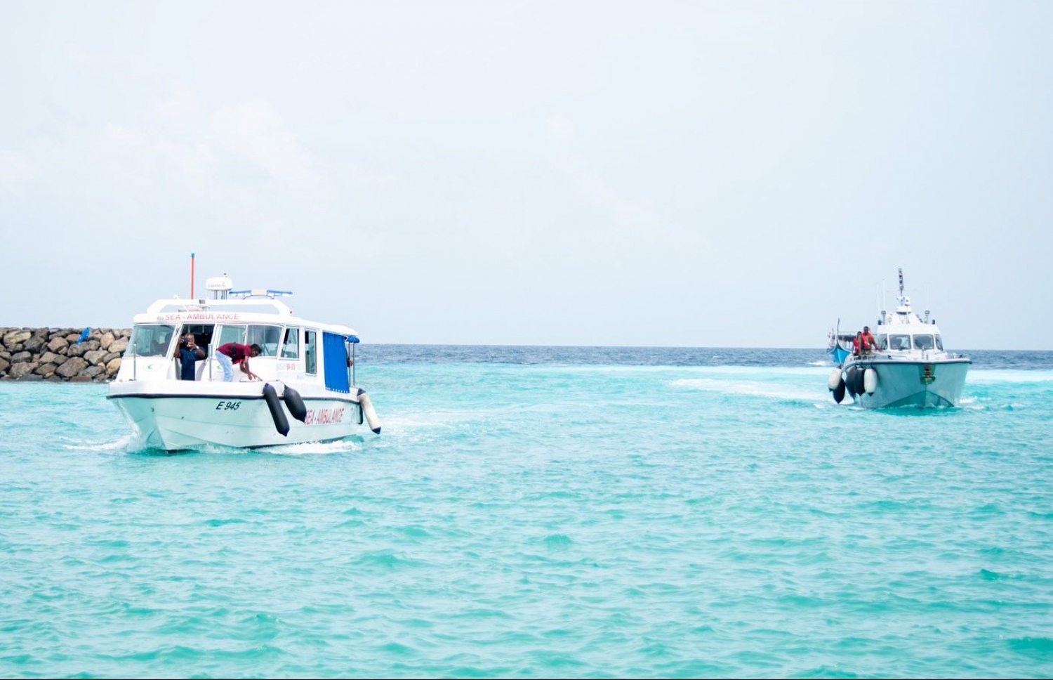 މިޔަރު ހަމަލާގައި މަރުވި ސިފައިންގެ ލާންސްކޯޕްރަލް މުހައްމަދު ޒައިދާންގެ ހަށިގަނޑު އޭނަގެ އުފަން ރަށް ރ. އުނގޫފާރަށް ގެންދަނީ -- ފޮޓޯ: އުނގޫފާރު ޑޮޓް ކޮމް