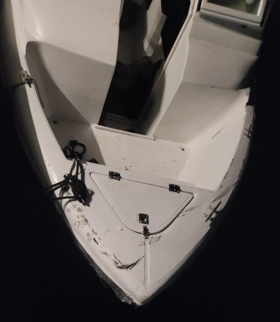 ރޭ ހިނގި ހާދިސާގައި އެކްސިޑެންޓްވި އެއް ލޯންޗު.-- ފޮޓޯ: ޕޮލިސް