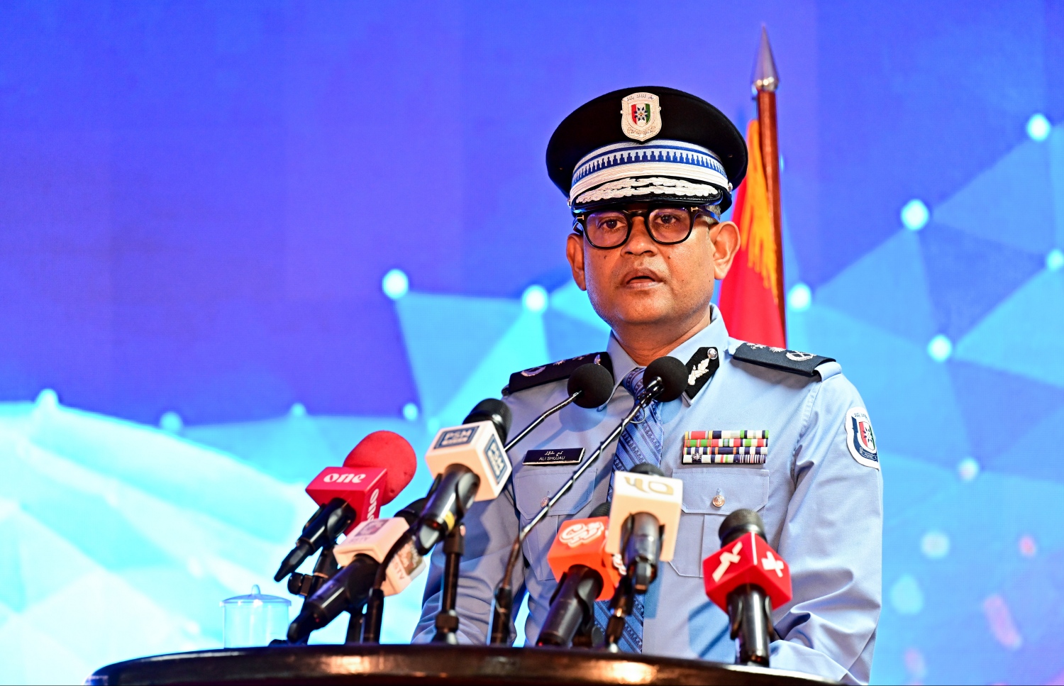 ފުލުހުންގެ އާ ސްޓްރެޓެޖިކް ޕްލޭން އިފްތިތާހުކުރުމަށް ބޭއްވި ރަސްމިއްޔާތުގައި ޕޮލިސް ކޮމިޝަނަރު އަލީ ޝުޖާއު ވާހަކަދައްކަވަނީ.-- ފޮޓޯ: ނިޝާން އަލީ | މިހާރު