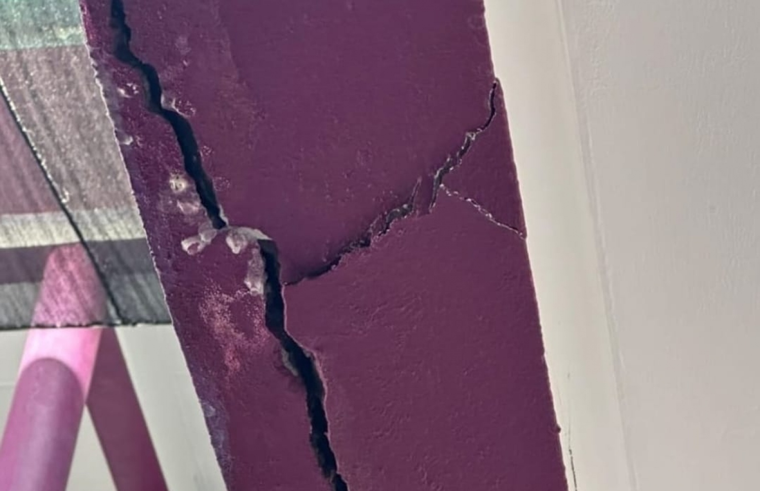 އިއްޒުއްދީން އިމާރާތުގައި ލާފައިވާ ރެނދު