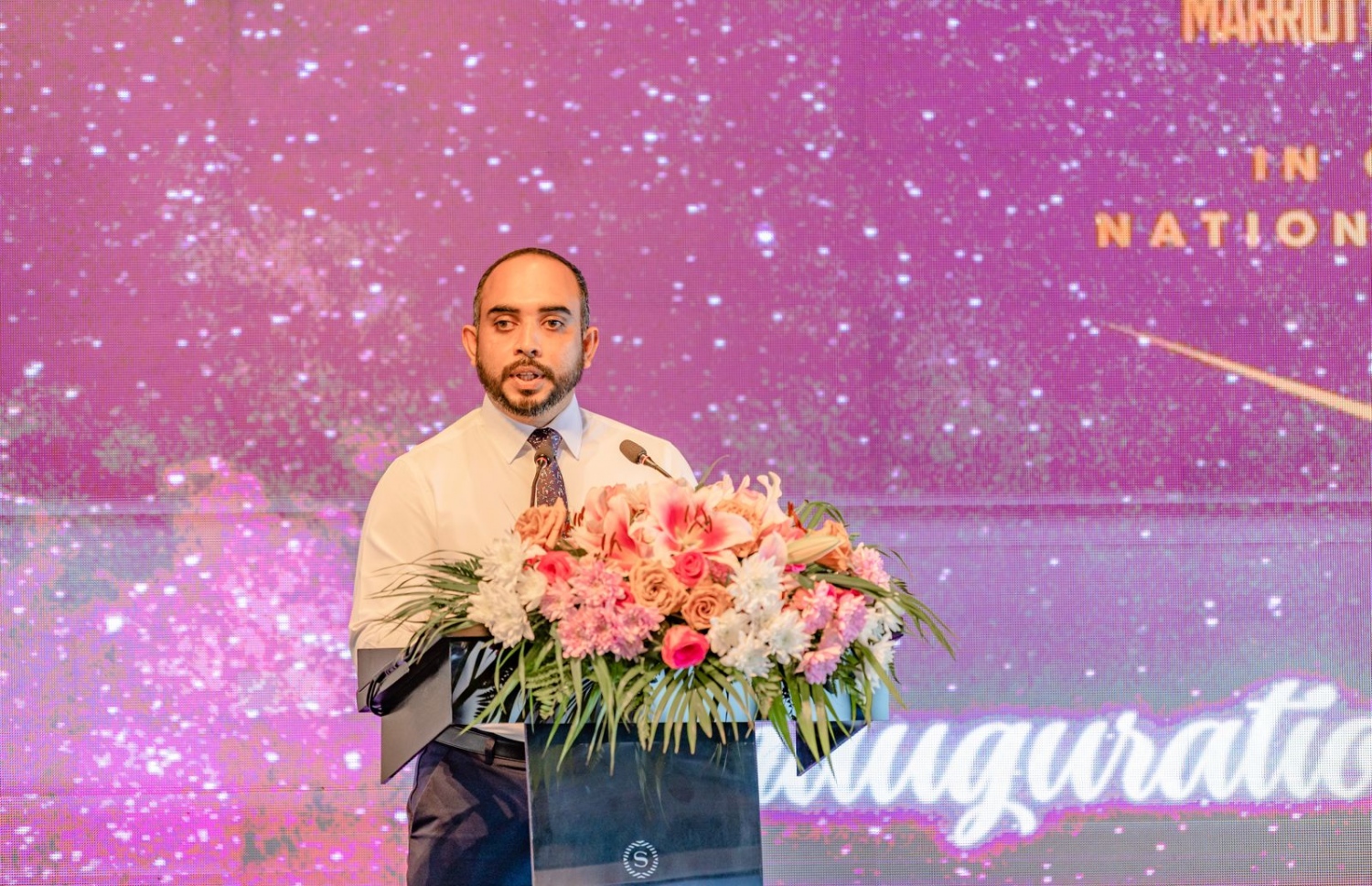 މިނިސްޓަރ އޮފް ޔޫތު އެމްޕަވާމަންޓް އިންފޮމޭޝަން އެންޑް އާޓްސް އިބްރާހިމް ވަހީދު އެޕްރެންޓިސްޝިޕް ޕްރޮގްރާމުގެ ބައިވެރިންނާ ވާހަކަ ދައްކަވަނީ.