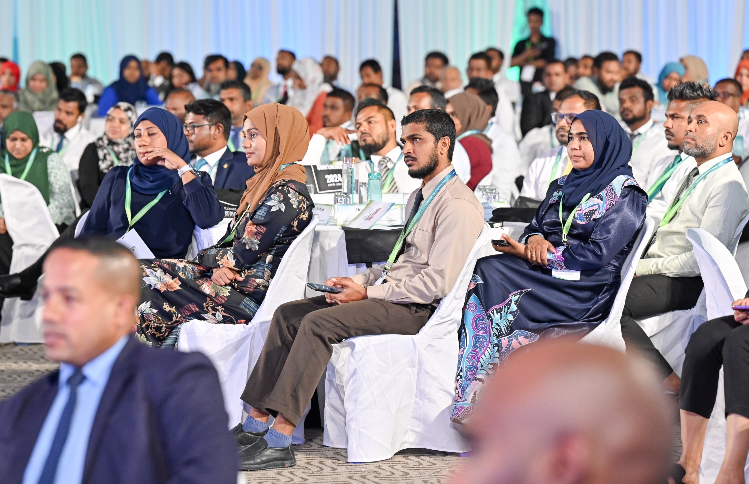 ސިވިލް ސާވިސް ކޮންފަރެންސްގައި ސިވިލް ސާވިސްގެ މުވައްޒަފުން ބައިވެރިވަނީ.-- ފޮޓޯ: ނިޝާން އަލީ | މިހާރު