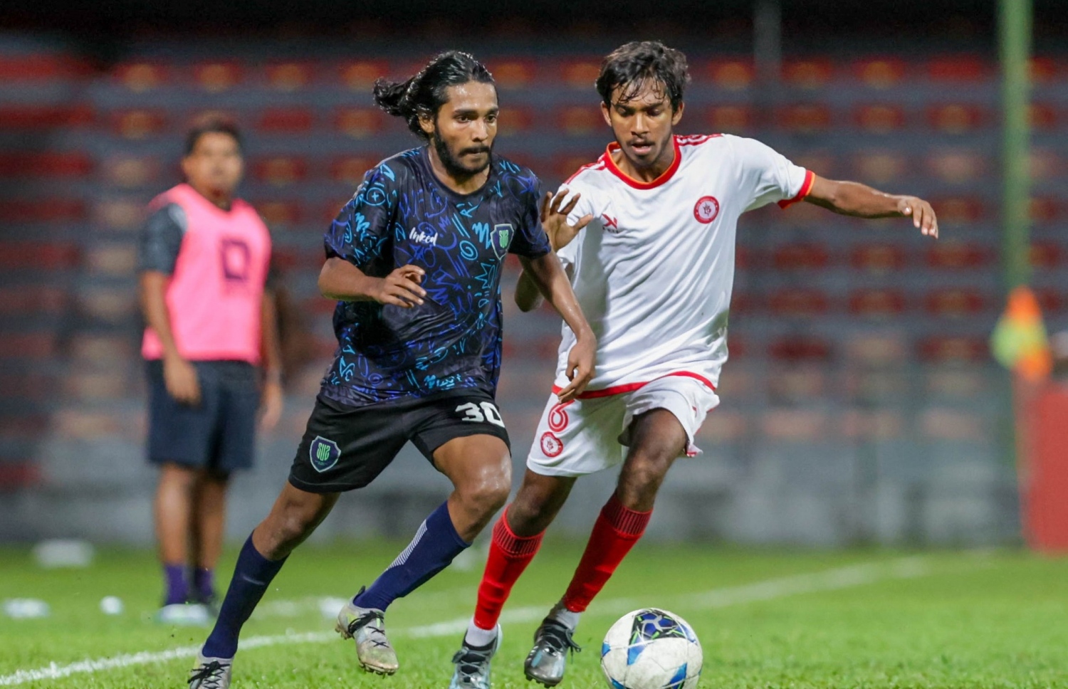 ޔޫތު ޗެމްޕިއަންޝިޕްގައި ރޭ ބުރު ސްޕޯޓްސް އާއި ސުޕަ ޔުނައިޓެޑް ސްޕޯޓްސް ކުޅުނު މެޗުގެ ތެރެއިން --- ފޮޓޯ: އެފްއޭއެމް