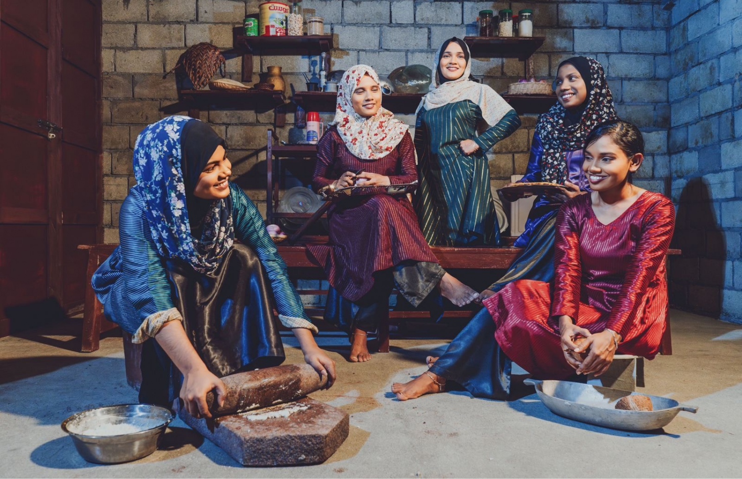 "ހިޔަލަ" ޑާންސް ގްރޫޕްގެ ނެށުންތެރިން.-- ފޮޓޯ: ހިޔަލަ