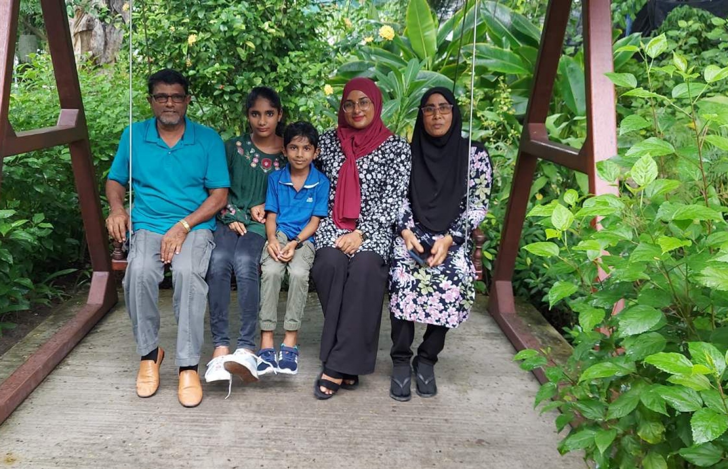 މުސްތަފާ އާއިލާއާ އެކު: ޓެސްލާއަށް ހަދާނެ ގޮތެއް އަދި ނުވިސްނާ
