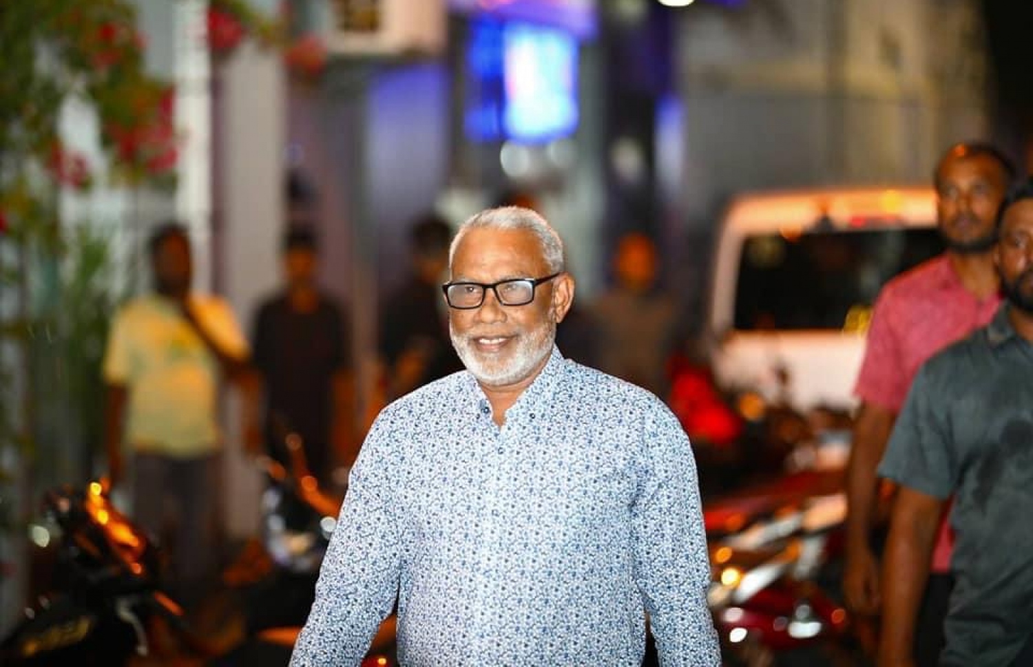 ޕީއެންސީ ހައުސް ހުޅުވުމުގެ ރަސްމިއްޔާތަށް ރައްޔިތުންގެ މަޖިލީހުގެ ރައީސް އަދި ޕީއެންސީގެ ޗެއާޕާސަން އަބްދުއްރަހީމް އަބްދުﷲ ވަޑައިގަންނަވަނީ.--- ފޮޓޯ: ޕީއެންސީ