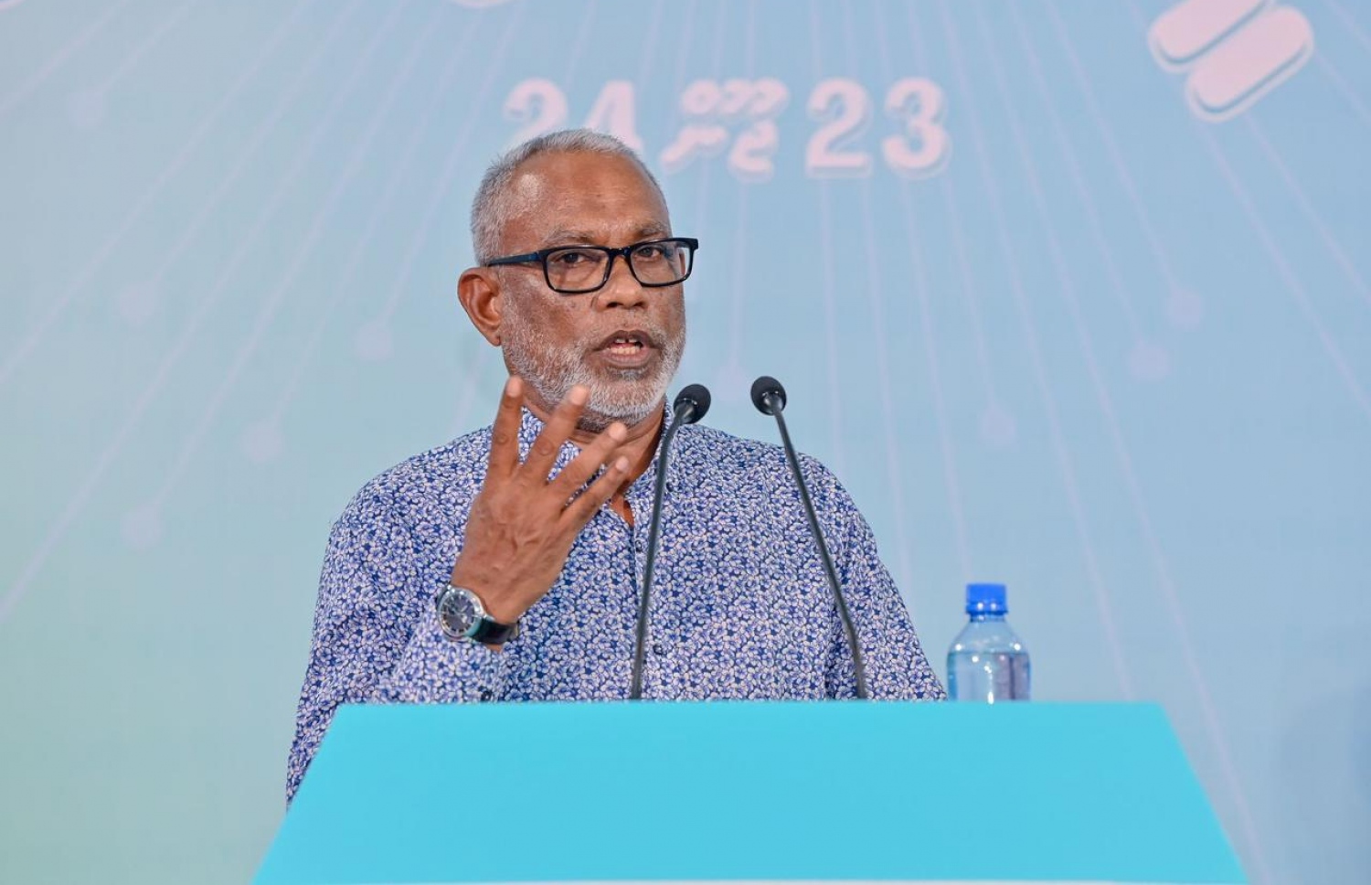 ޕީއެންސީގެ ޖަގަހަ "ޕީއެންސީ ހައުސް" ހުޅުވުން ބޭއްވި ރަސްމިއްޔާތުގައި އެ ޕާޓީގެ ޗެއާޕާސަން އަދި ރައްޔިތުންގެ މަޖިލިހުގެ ރައީސް އަބްދުއްރަހީމް ވާހަކަފުޅު ދައްކަވަނީ.--- ފޮޓޯ: ޕީއެންސީ