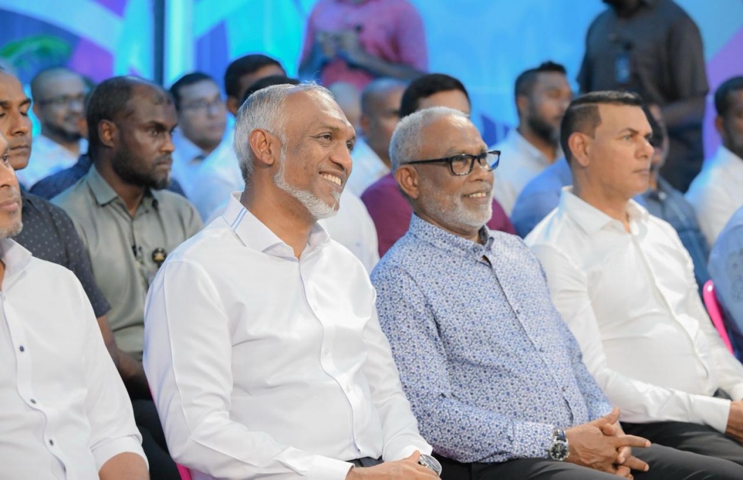ޕީއެންސީ ހައުސް ހުޅުވުމުގެ ރަސްމިއްޔާތުގައި ރައީސް އަދި އެ ޕާޓީގެ ރައީސް ޑރ. މުއިއްޒާއި ޗެއާޕާސަން އަދި މަޖިލިހުގެ ރައީސް އަބްދުއްރަހީމް ބައިވެރިވެވަޑައިގަންނަވަނީ.--- ފޮޓޯ: ޕީއެންސީ