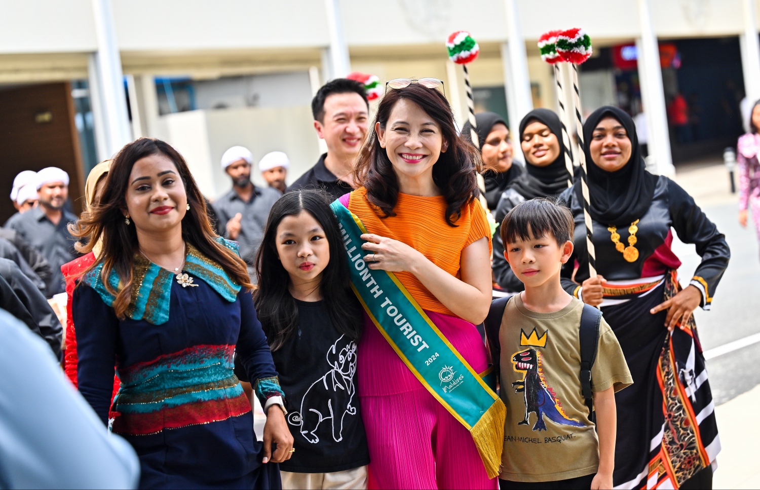 މިއީ ސުޓާޕާ ރާއްޖެ އައި ދެވަނަ ދަތުރު. އޭނާ ޗުއްޓީ ހޭދަކުރަން އައީ އާއިލާއާ އެކު. -- ފޮޓޯ: ފަޔާޒް މޫސާ | މިހާރު