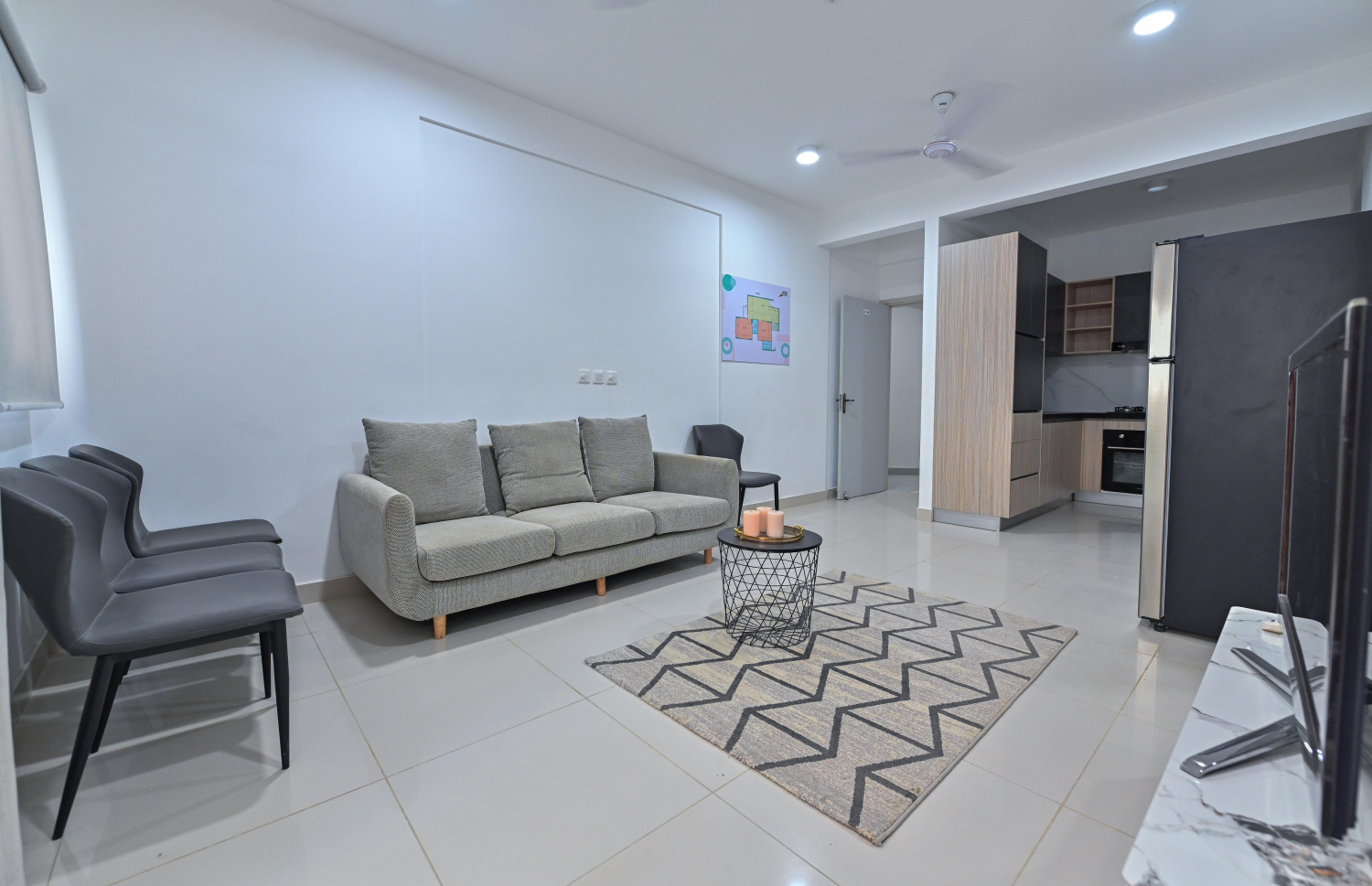 ގެދޮރުވެރިޔާ ފްލެޓެއް.--