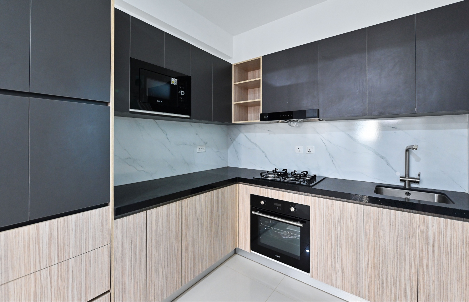 ހުޅުމާލެ 2 ގައި އިމާރާތްކުރަމުން އަންނަ 4،000 ފްލެޓްތަކުގެ ތެރެއިން އަމާން ދޯދީގެ އެޕާޓްމަންޓެއްގެ ބަދިގެ ބައި.--- ފޮޓޯ: ފަޔާޒް މޫސާ | މިހާރު