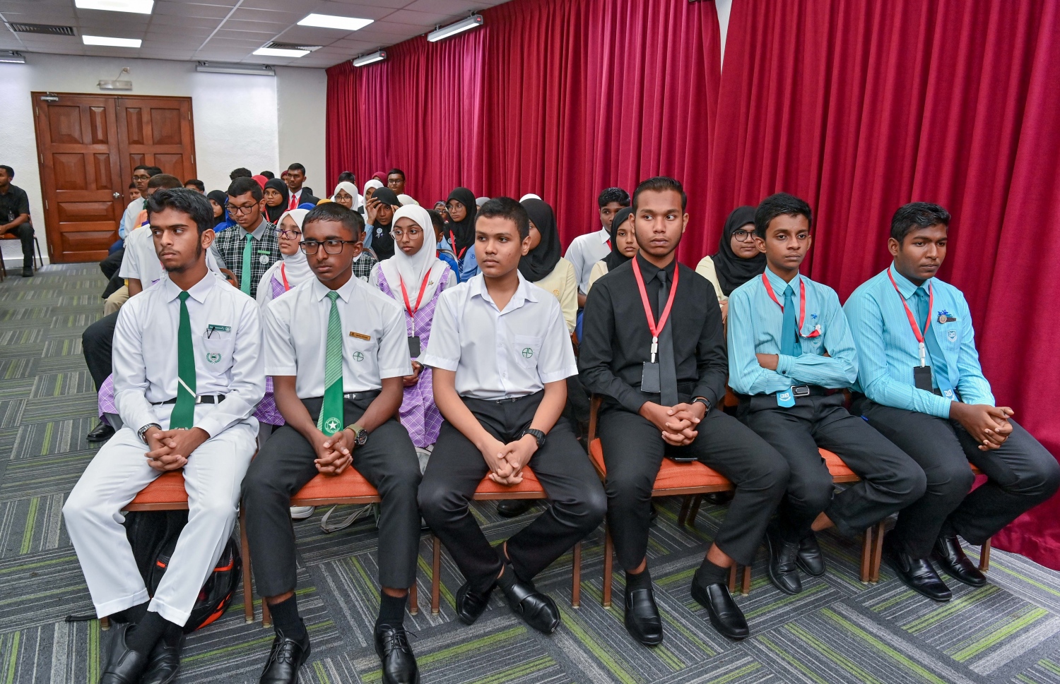 ގުރުއާން ކިޔެވުމުގެ 36 ވަނަ ގައުމީ މުބާރާތް ފެށުމަށް ރޭ ބޭއްވި ރަސްމިއްޔާތުގައި ބައިވެރިވި ބައެއް ދަރިވަރުން.-- ފޮޓޯ: ރައީސް އޮފީސް