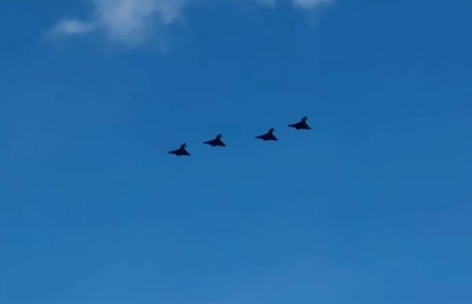 އިޓަލީގެ އަސްކަރީ ފައިޓާ ޖެޓުތައް ރާއްޖޭގެ ވައިގެ ސަރަހައްދުގައި އުދުއްސަނީ.-- ފޮޓޯ: އޭވިއޭޓާ މޯލްޑިވްސް