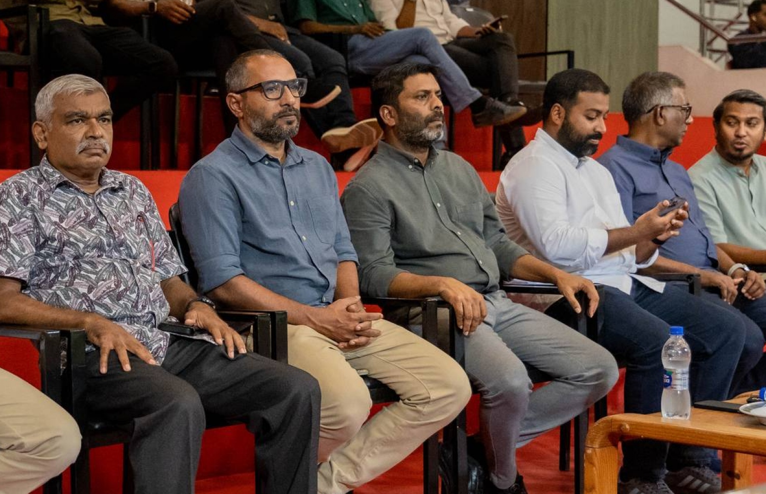 އެފްއޭއެމް 19 އަހަރުންދަށުގެ މުބާރާތުގެ ފައިނަލް މެޗު ބައްލަވަން ކުޅިވަރުގެ އިސް ހިންގުންތެރިން --- ފޮޓޯ: ސްޕޯޓްސް މިނިސްޓްރީ