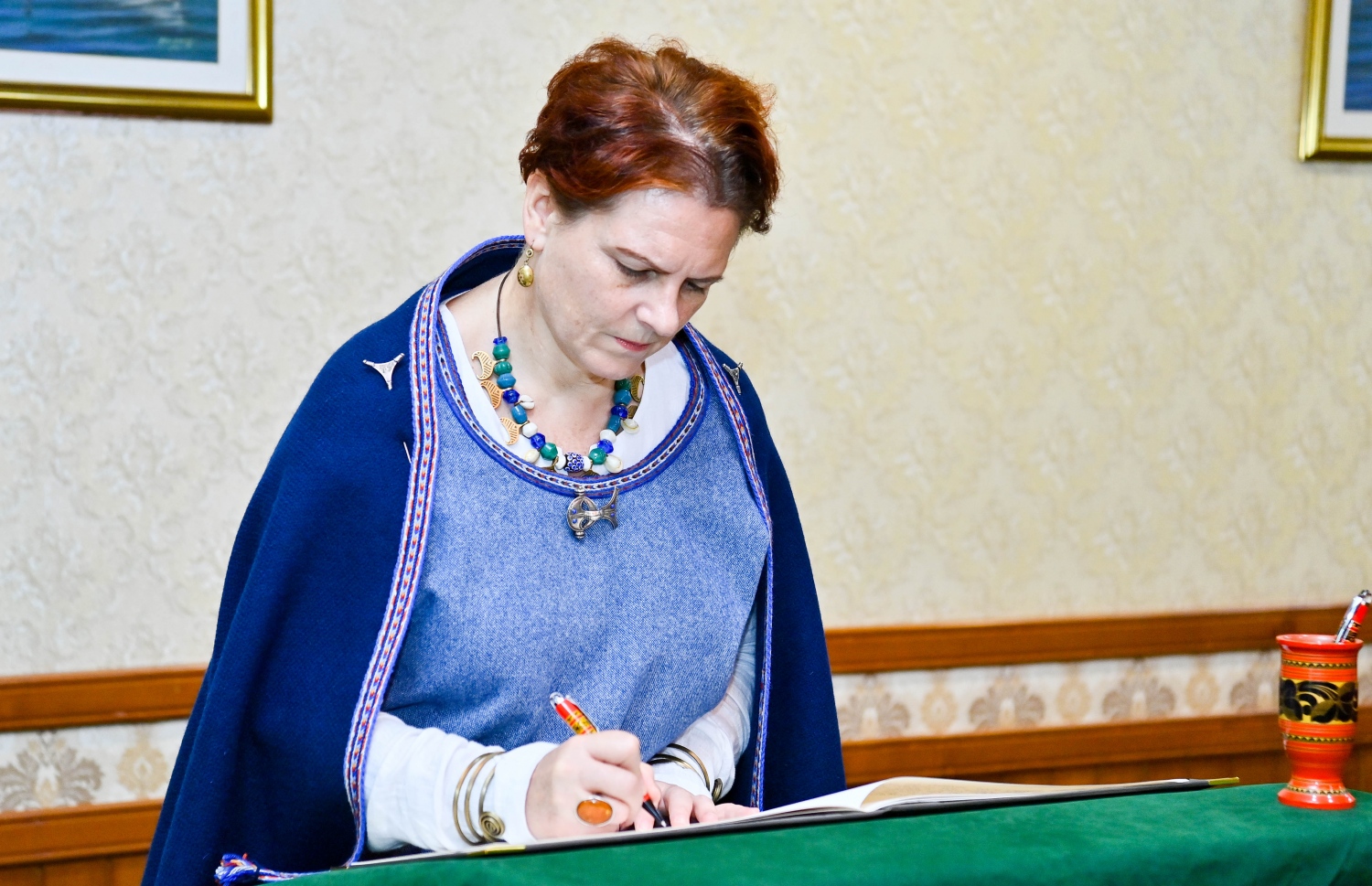 ލިތުއޭނިޔާގެ އައު ސަފީރު، އެކަމަނާގެ ސަފީރުކަމުގެ ފަތްކޮޅު ރައީސަށް އެރުމުގެވެ ރަސްމިއްޔާތުގައި.-- ފޮޓޯ: ރައީސް އޮފީސް