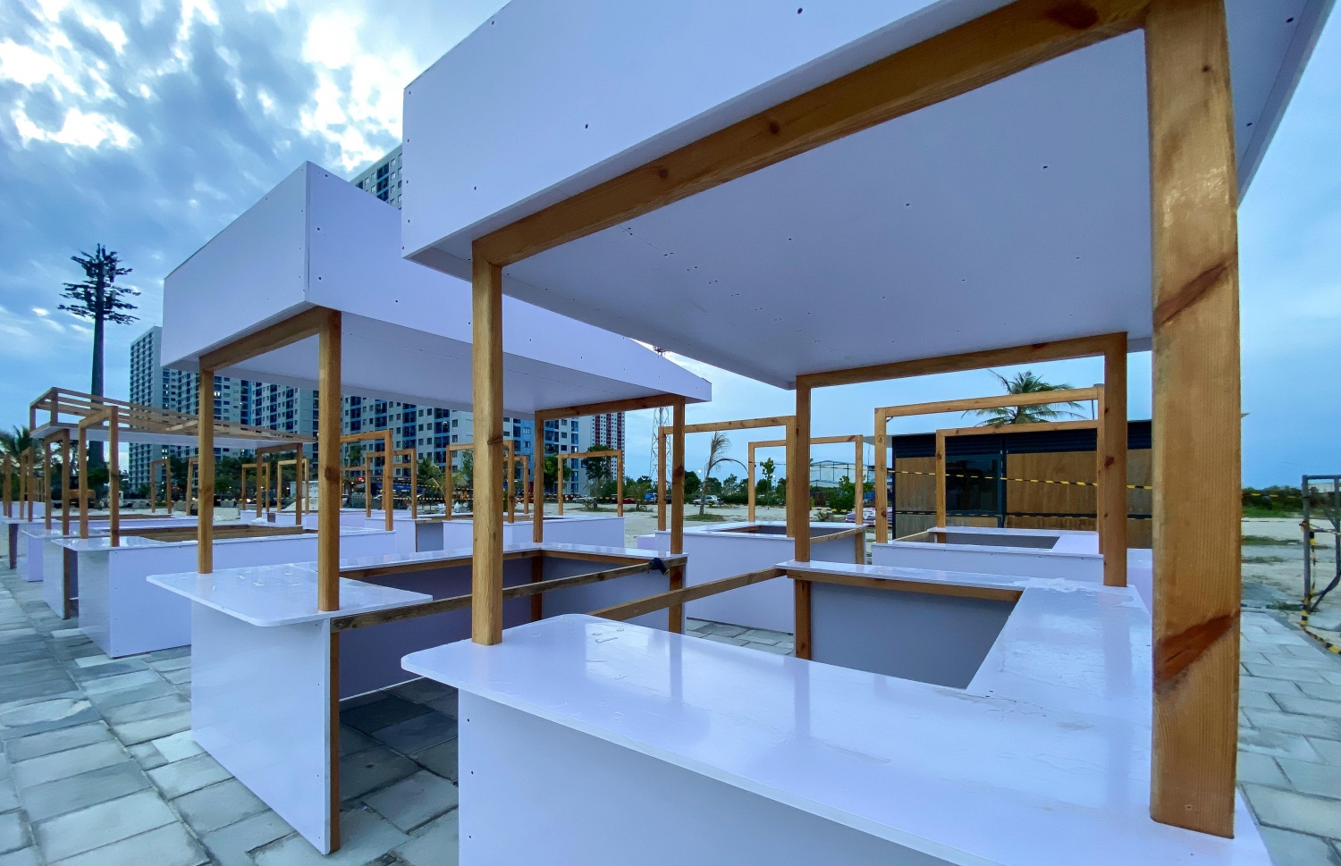 ހުޅުމާލެ 2 ގައި ހަދާފައިވާ ކިއޮސްކުތައް: މި ތަންތަން ކުއްޔަށް ދޭން ވަނީ ހުޅުވާލައިފައި.-- ފޮޓޯ: ފަޔާޒް މޫސާ | މިހާރު