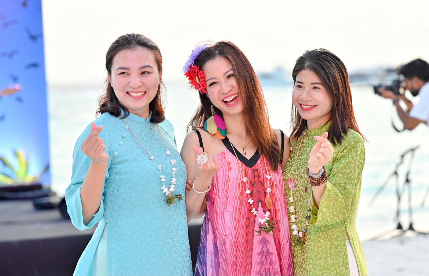 ޝެރަޓަން މޯލްޑިވްސް ގައި ބޭއްވި ދުނިޔޭގެ އެކި ގައުމުތަކުގެ އެއާލައިންތަކާއި އެއާޕޯޓުތައް އަދި އޭވިއޭޝަން ދާއިރާގެ އެކި ކުންފުނިތަކާއި އެ ދާއިރާގެ ކަމާބެހޭ މާހިރުން ބައިވެރިވާ އެއާ ސާވިސް ވޯލްޑް ކޮންގްރެސް ފެށުމުގެ ރަސްމިއްޔާތު .-- ފޮޓޯ: ނިޝާން އަލީ | މިހާރު