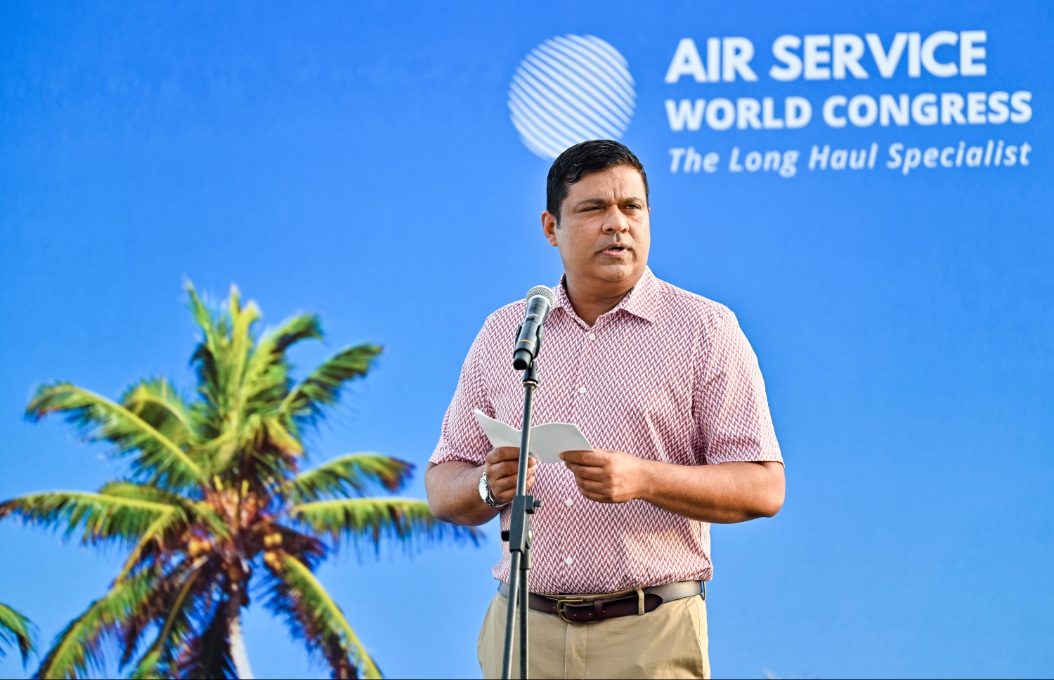 އެއާ ސާވިސް ވޯލްޑް ކޮންގްރެސް ފެށުމުގެ ރަސްމިއްޔާތުގައި ޓްރާންސްޕޯޓް މިނިސްޓަރު މުހައްމަދު އަމީން ވަހަކަ ދައްކަވަނީ  .-- ފޮޓޯ: ނިޝާން އަލީ | މިހާރު