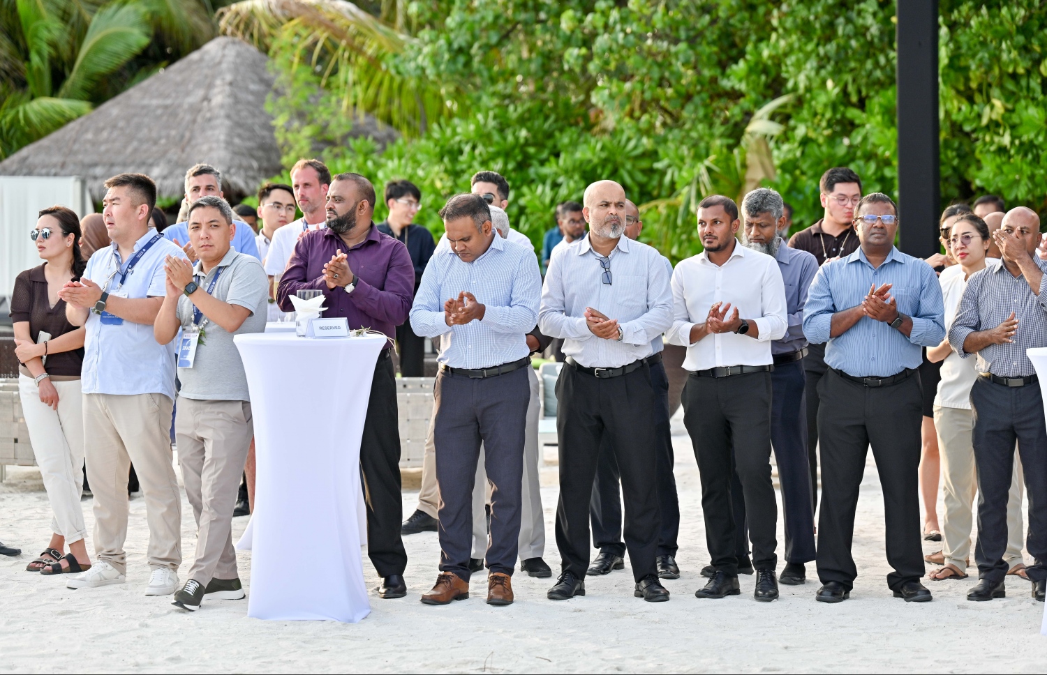 ޝެރަޓަން މޯލްޑިވްސް ގައި ބޭއްވި ދުނިޔޭގެ އެކި ގައުމުތަކުގެ އެއާލައިންތަކާއި އެއާޕޯޓުތައް އަދި އޭވިއޭޝަން ދާއިރާގެ އެކި ކުންފުނިތަކާއި އެ ދާއިރާގެ ކަމާބެހޭ މާހިރުން ބައިވެރިވާ އެއާ ސާވިސް ވޯލްޑް ކޮންގްރެސް ފެށުމުގެ ރަސްމިއްޔާތު .-- ފޮޓޯ: ނިޝާން އަލީ | މިހާރު