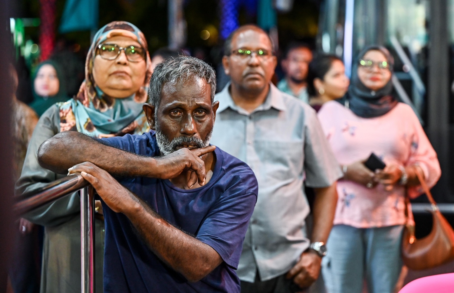ޕީއެންސީ ޖަގަހަ ޖަލަސާގައި އާންމުންގެ ބަޔަކު ހުއްޓިލައިގެން-- ފޮޓޯ: ފަޔާޒް މޫސާ / މިހާރު