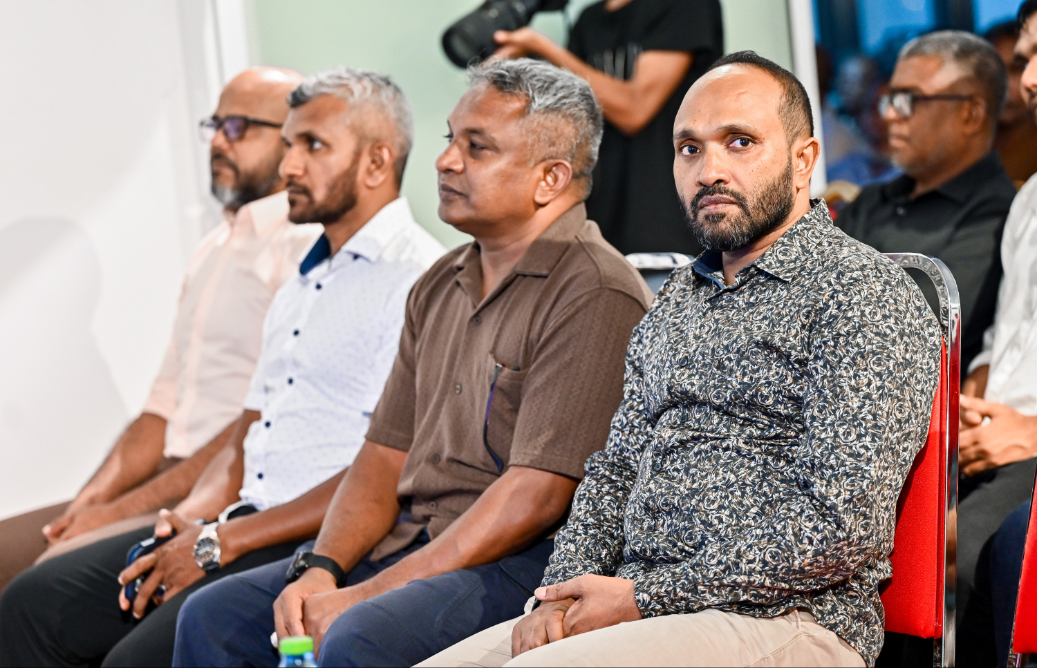 ޕީއެންއެފް ޖަލްސާއެއްގައި އެ ޕާޓީގެ ބައެއް އިސ ވެރިން ބައިވެރިވަނީ--