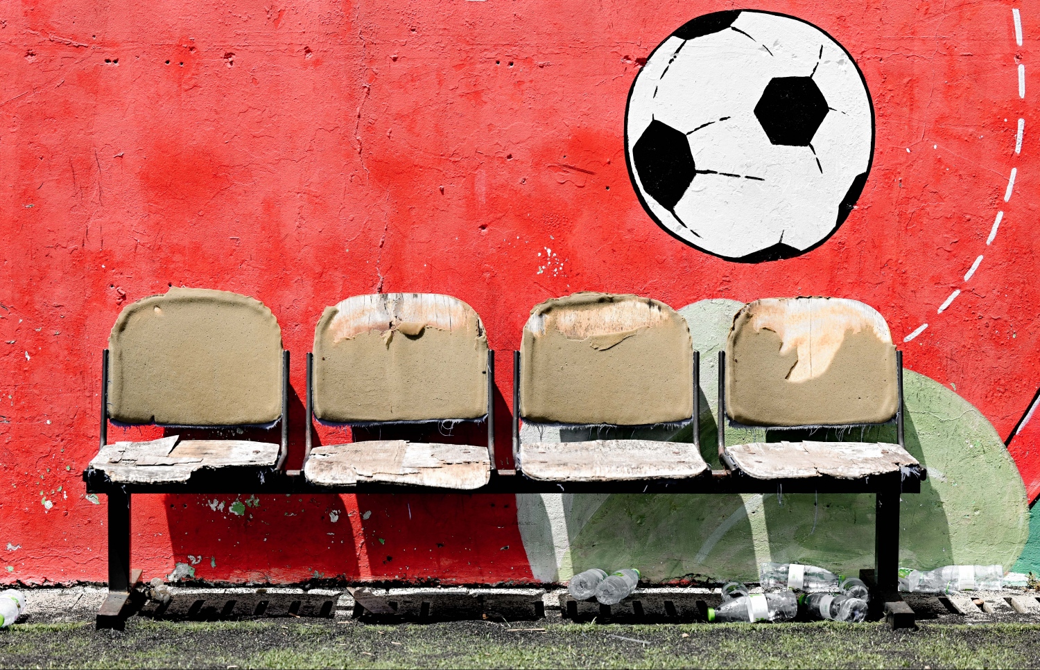 އެފްއޭއެމް ޓާފް ދަނޑުގައި ހުރި ގޮންޑިބަރިއެއް ވީރާނާވާން ދޫކޮށްލާފަ --- ފޮޓޯ: ނިޝާން އަލީ | މިހާރު