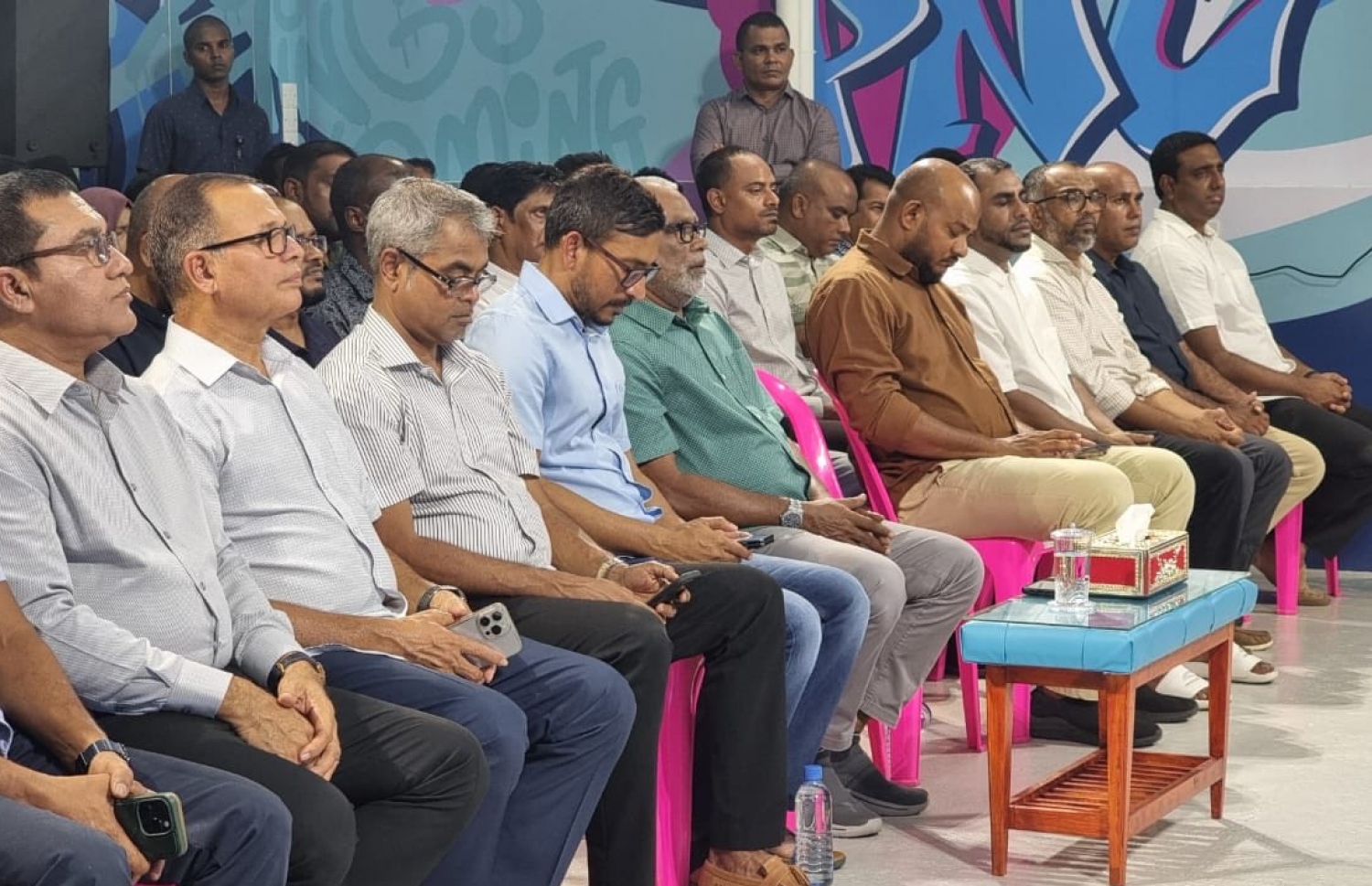 ޕީއެންސީގެ ހަރުގޭގައި ބޭއްވި ޖަލްސާގައި އެ ޕާޓީގެ އިސް ލީޑަރުން ބައިވެރިވެވަޑައިގަންނަވަނީ. -- ފޮޓޯ: ޕީއެންސީ