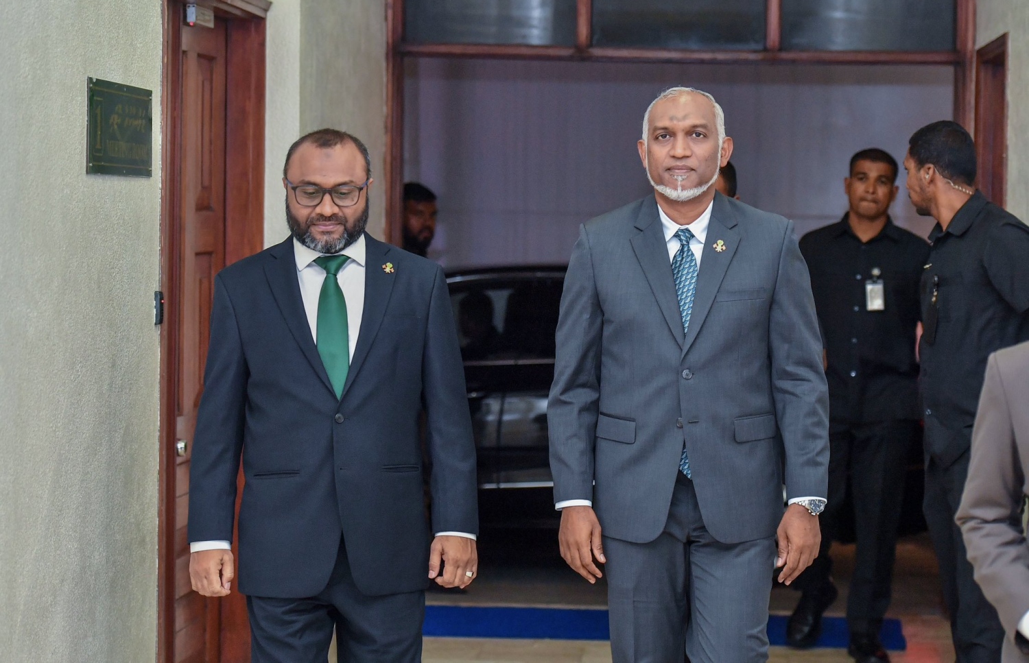 ގައުމީ ގުރުއާން ކިޔެވުމުގެ މުބާރާތުގެ ނަތީޖާ ފާޅުކުރުމުގެ ރަސްމިއްޔާތަށް ރައީސް ޑރ. މުހައްމަދު މުއިއްޒާއި އިސްލާމިކް މިނިސްޓަރު ޑރ. މުހައްމަދު ޝަހީމް އަލީ ސައީދު ވަޑައިގަންނަވަނީ.-- ފޮޓޯ: ރައީސް އޮފީސް