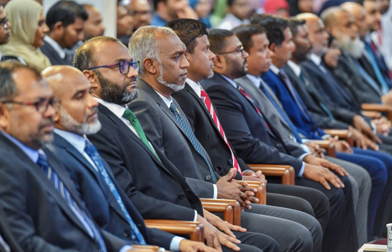 ގައުމީ ގުރުއާން ކިޔެވުމުގެ މުބާރާތުގެ ނަތީޖާ ފާޅުކުރުމުގެ ރަސްމިއްޔާތަށް ރައީސް ޑރ. މުހައްމަދު މުއިއްޒު އާއި މިނިސްޓަރުން.-- ފޮޓޯ: ރައީސް އޮފީސް