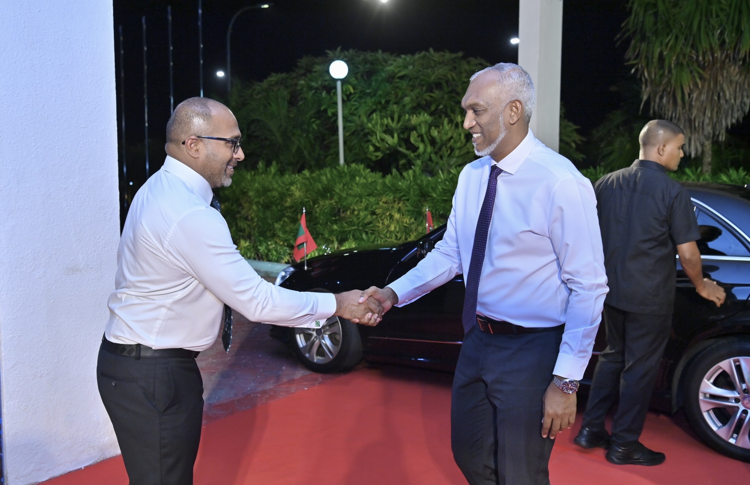 ރައީސް މުއިއްޒާއި ހޯމް މިނިސްޓަރު އިހުސާން: އޭނާއާ ރައީސް ހަވާލު ކުރެއްވި މައިގަނޑު ތިން ކަމަކީ ބިދޭސީންގެ މައްސަލަ ހައްލު ކުރުމައި މަސްތުވާތަކެއްޗާއި ގޭންގު މައްސަލަތަކަށް ހައްލު ހޯދުން.