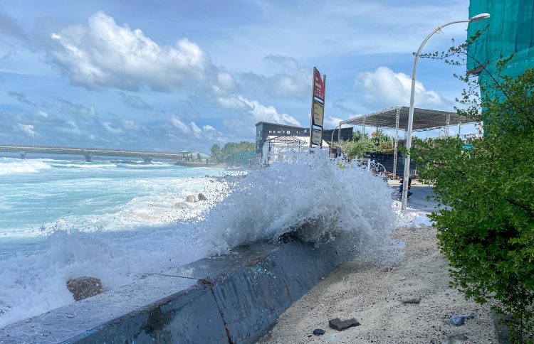 Maadhamaage bodu handaa eku udha erumuge furusathu bodu