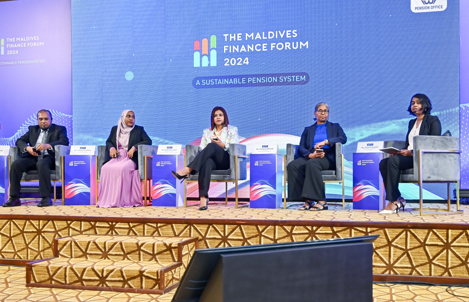 މިއަދު ބޭއްވި ޕެންޝަން އޮފީހުގެ މޯލްޑިވްސް ފައިނޭންސް ފޯރަމްގައި ޕެނަލް ޑިސްކަޝަން ކުރިއަށް ގެންދަނީ.--- ފޮޓޯ: ނިޝާން އަލީ | މިހާރު