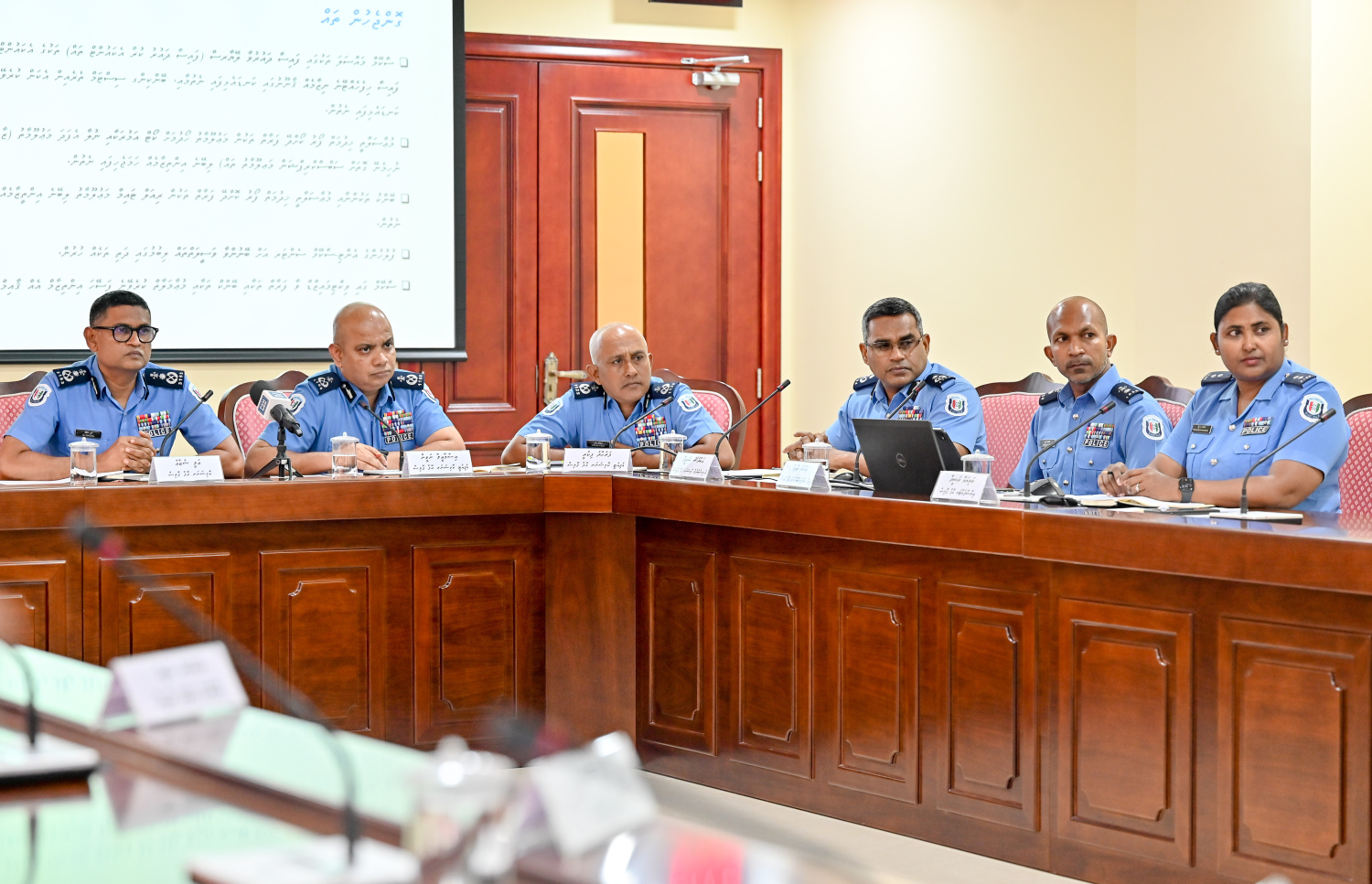 އެސްއޯއީ ކޮމިޓީގައި ފުލުހުންގެ އިސްވެރިން ބައިވެރިވެވަޑައިގަންނަވަނީ.-- ފޮޓޯ: ނިޝާން އަލީ | މިހާރު