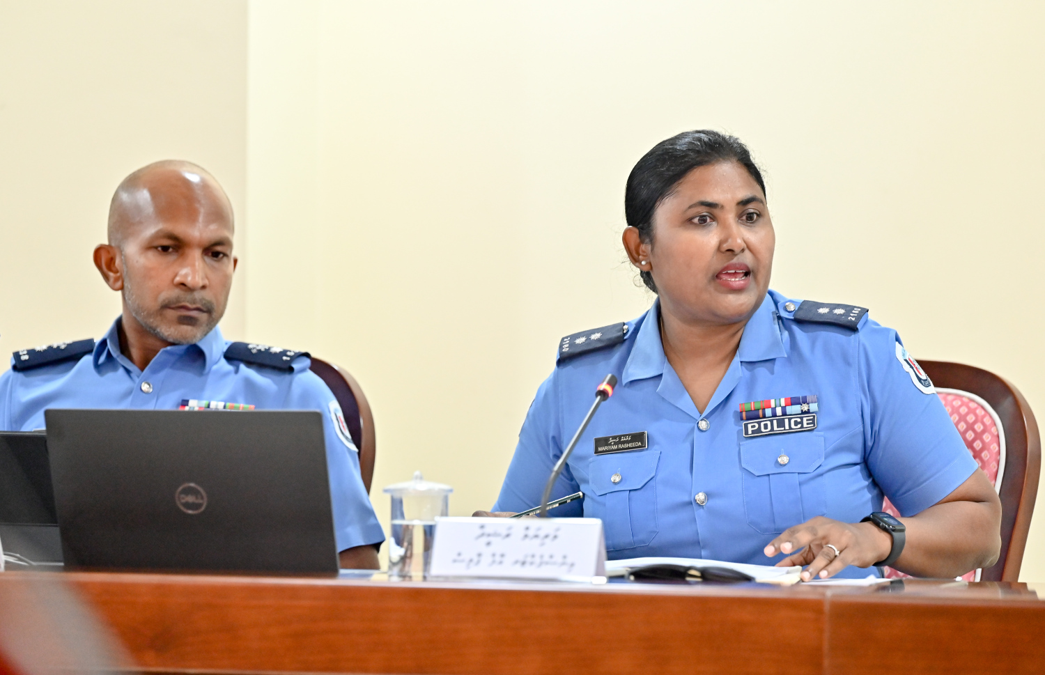 އެސްއޯއީ ކޮމިޓީގައި ފުލުހުންގެ އެންޓި-ސްކޭމް ސެންޓަރުގެ ހެޑް އަދި އިންސްޕެކްޓާ އޮފް ޕޮލިސް މަރިޔަމް ރަޝީދާ ވާހަކަދައްކަވަނީ.-- ފޮޓޯ: ނިޝާން އަލީ | މިހާރު