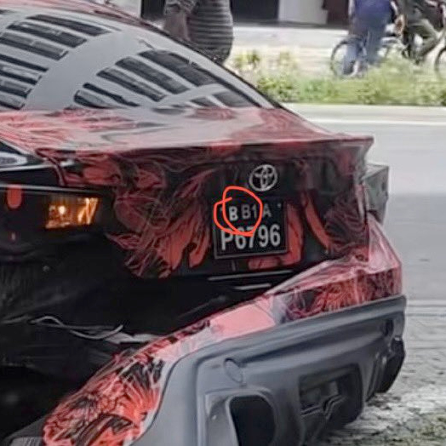 އެކްސިޑެންޓުވި ކާރުގެ ނަންބަރު ބޯޑު