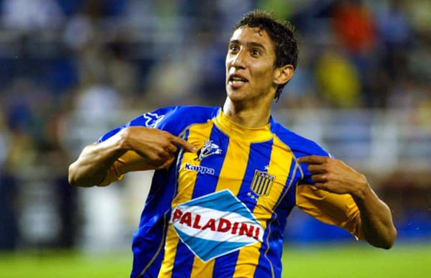 007 ވަނަ އަހަރު ރޮސާރިއޯ ސެންޓްރަލް އަށް ކުޅުނު މެޗެއްގައި ގޯލު ޖެހުމަށް ފަހު.--