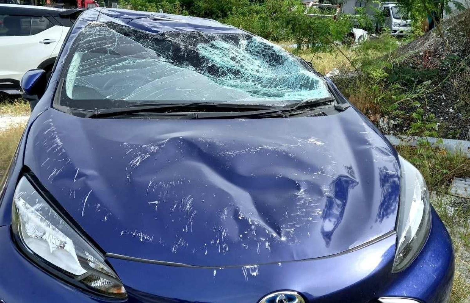 ކާރަށް ގެއްލުން ވެފައިވާ ކަމަށް ބުނެ ސޯޝަލްމީޑިއާގައި އާއްމުކުރި ފޮޓޯއެއް.