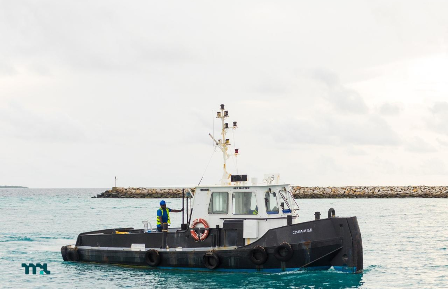 ބަންކަރިންގެ ހިދުމަތް ފެށުމަށް ބޭނުންވާ ޓަގު ކުޅުދުއްފުށީ ބަނދަރުގައި.-- ފޮޓޯ: އެމްޕީއެލް