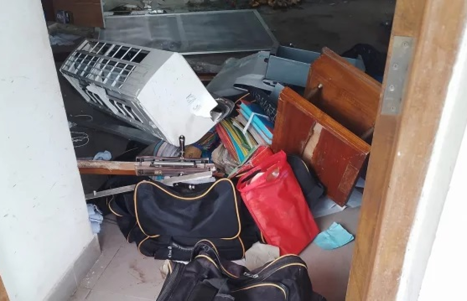 އަބަހާނީ ލިމިޓެޑް ޑާކާގެ އޮފީހަށް ގެއްލުން ދީފައި.